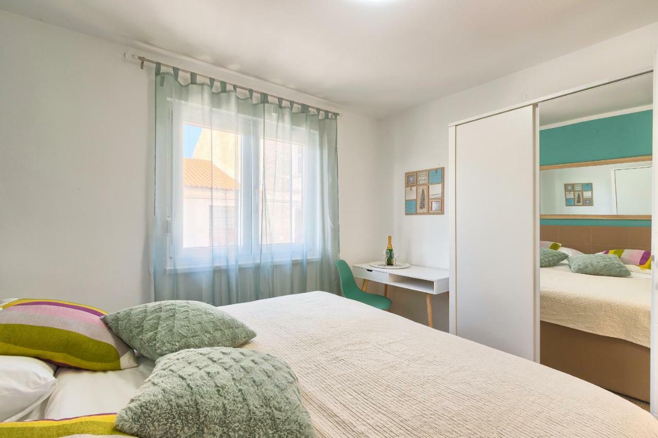 Sweetie Center With Free Parking - Hedone Amphitheater Apartment Pula